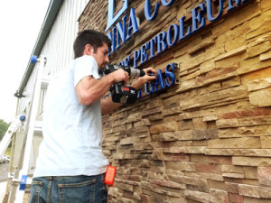 Rosigns Installing Letters